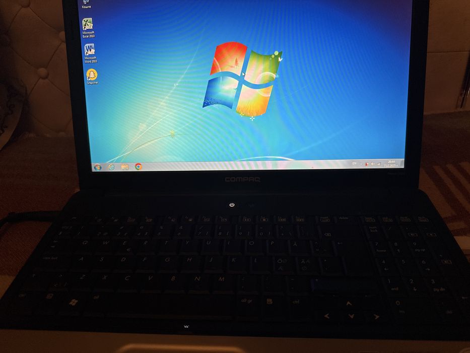Продавам лаптоп compaq presario CQ60 note