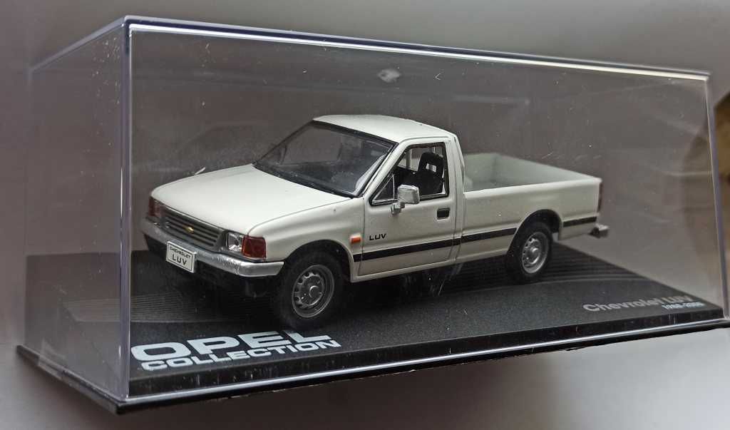 Macheta Chevrolet Luv MK3 1995 (Opel Campo) - IXO/Altaya 1/43