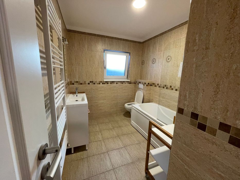 Casa insiruita in tractorul (aproape mall coresi )