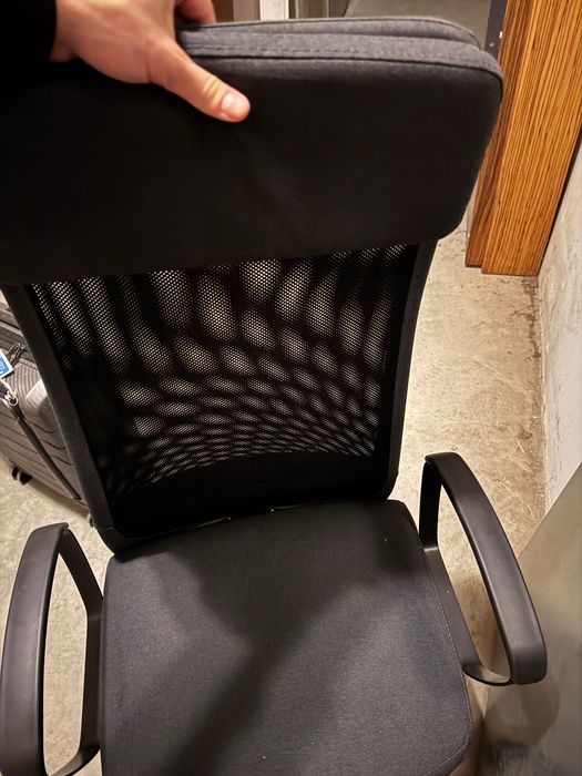 Офис стол Markus