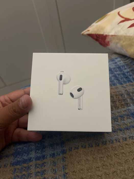 Продам наушники Air Pods 3