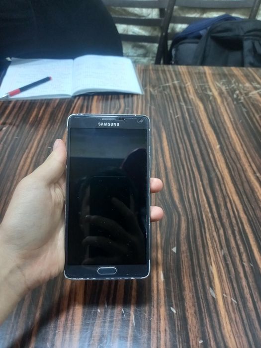 Иккита телефон сотилади: Samsung A6 ва Samsung Note 4