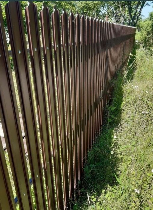 Vindem producem garduri la comanda