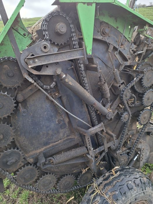 Vând balotera rotunda