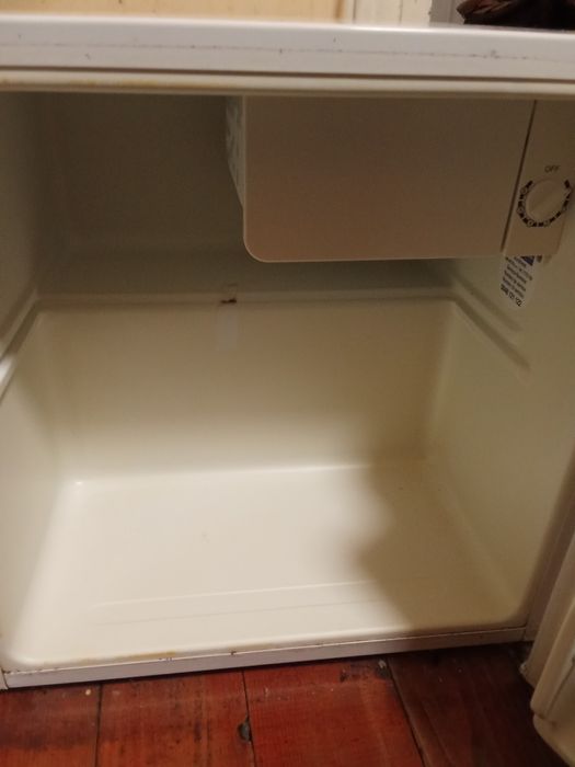 Vând minifrigider Durabase in stare buna