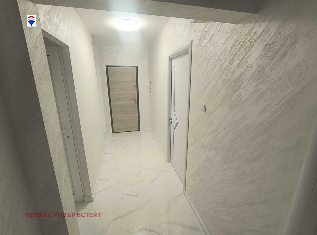 Продава се Тристаен апартамент в Русе, Възраждане - 80 кв.м за 1334 €/кв.м - Снимка #8