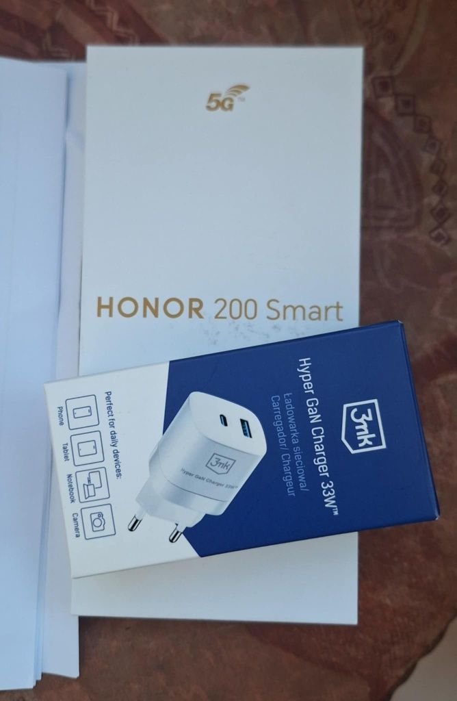 Продавам HONOR 200 smart
