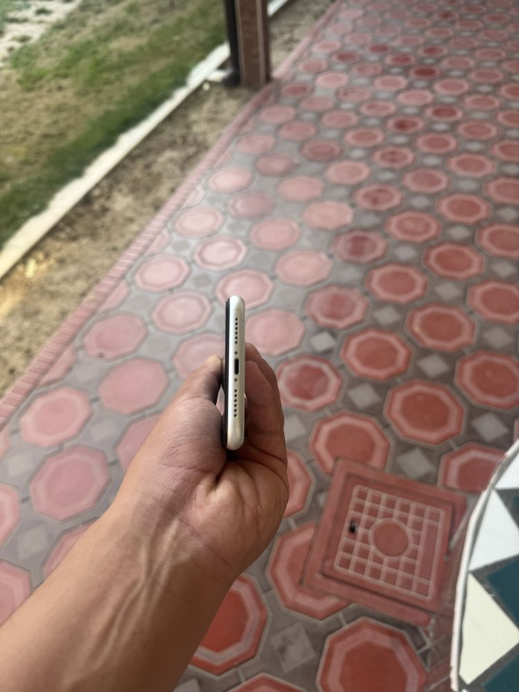 Iphone 11 64 tali dakument bot