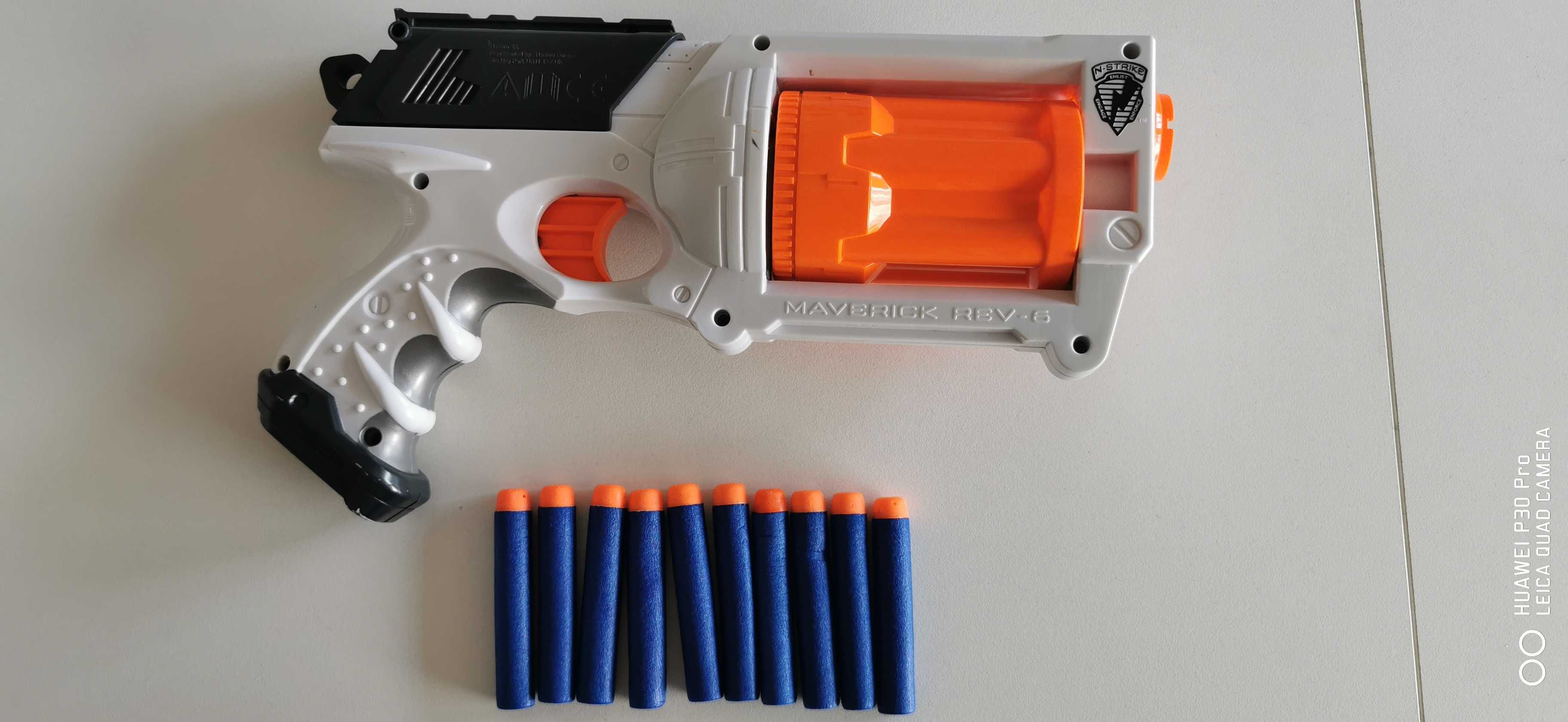 Nerf Maverick Rev-6 бластер +10 патрона