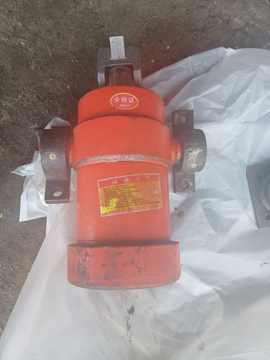 Гидроцилиндр, Зил, Камаз, Маз,  ПТС 6, Газ, Howo, Sharman, Man