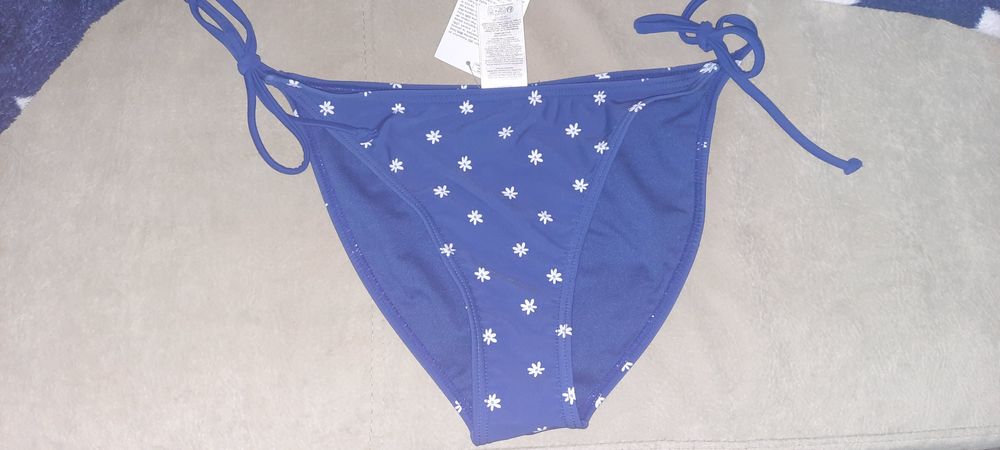Costum de baie nou