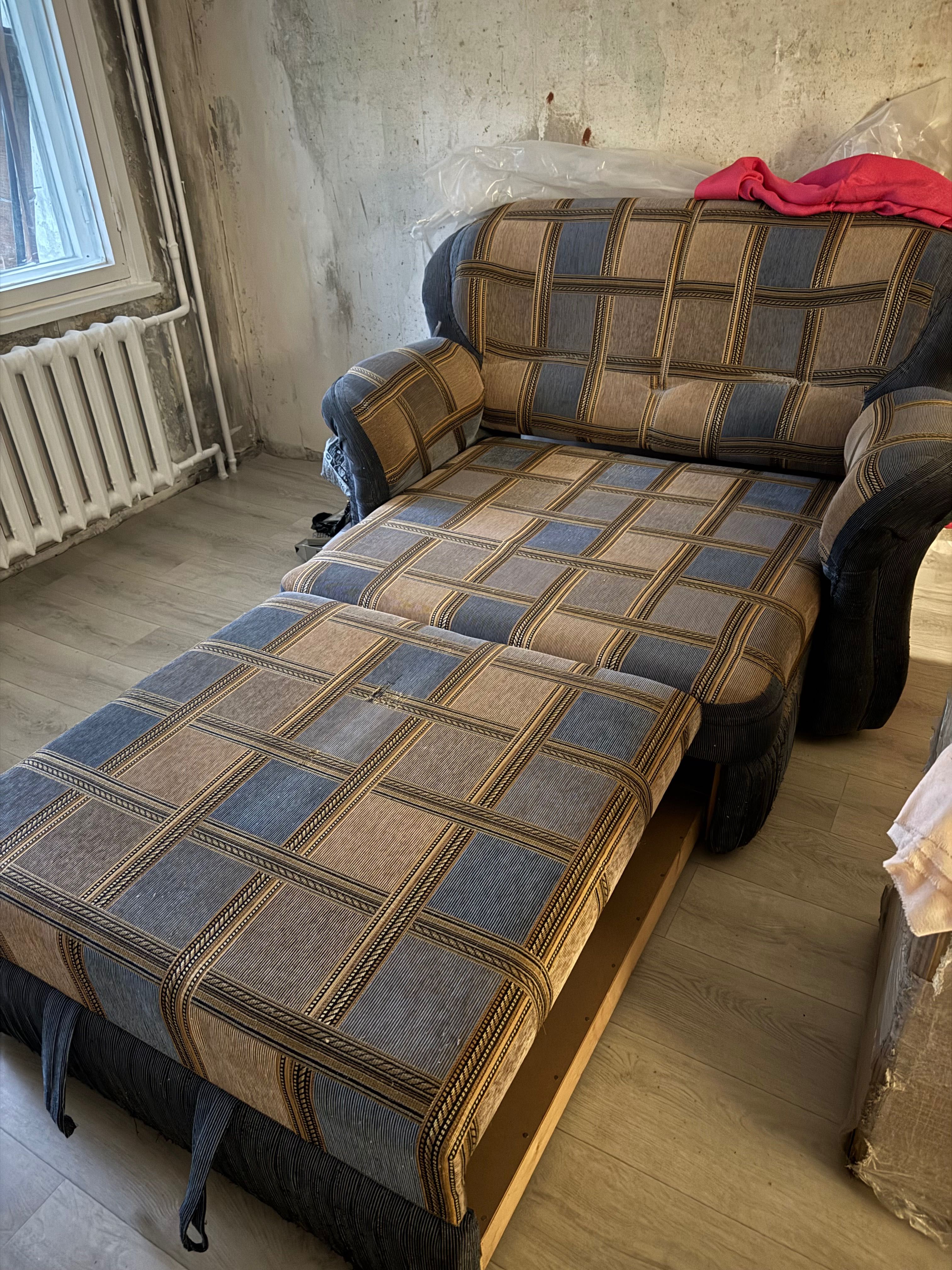 Продам раскладной диван б/у