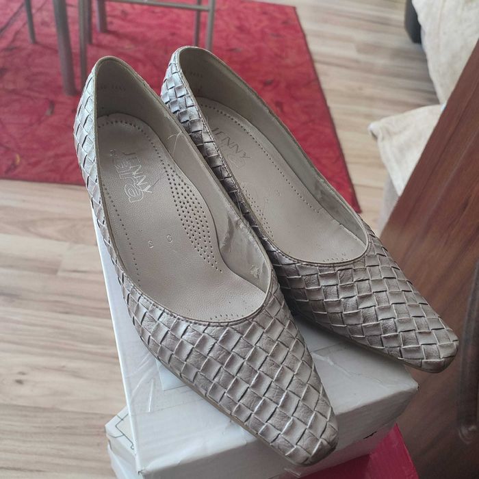 Pantofi gri argintat , model deosebit, imitatie de solzi