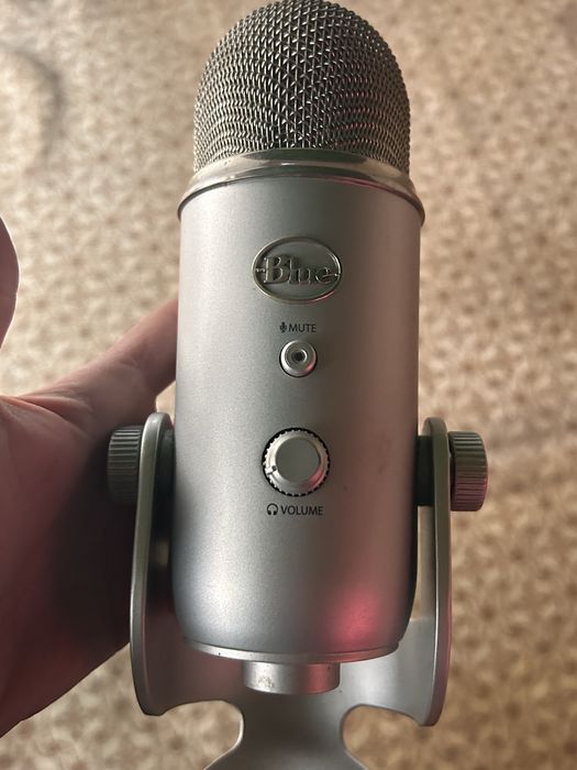Microfon blue yeti