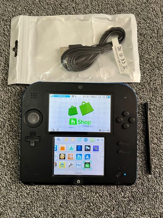 2DS Modat cu card de 64GB