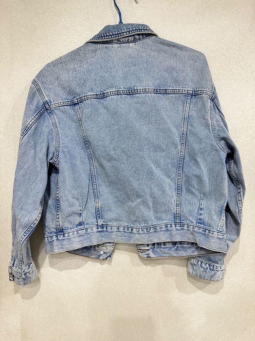Джинсовая куртка hm в размере S