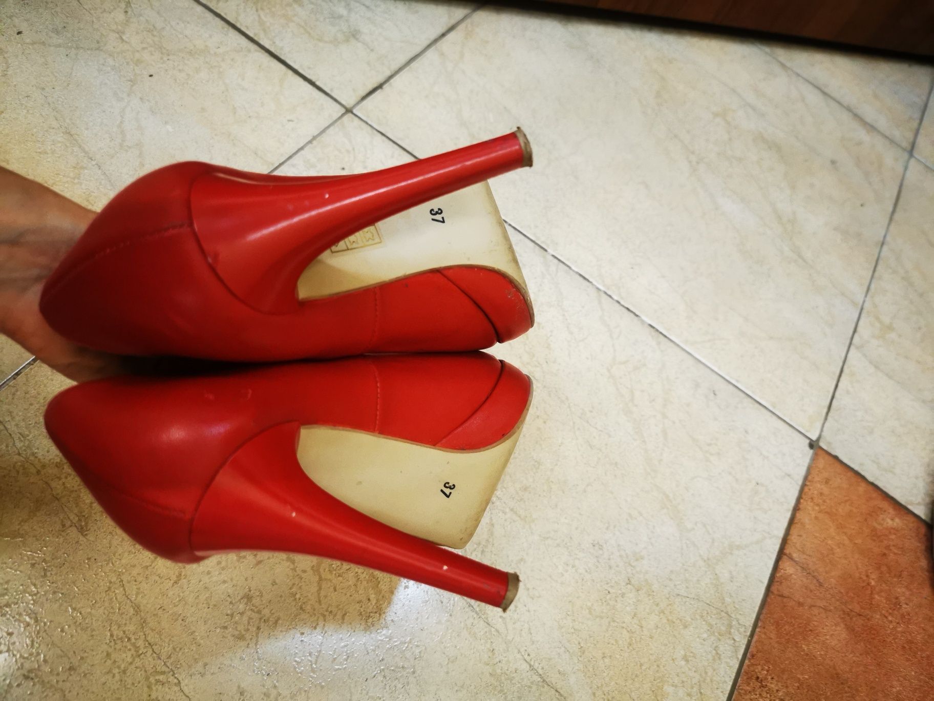 Червени обувки Bianki