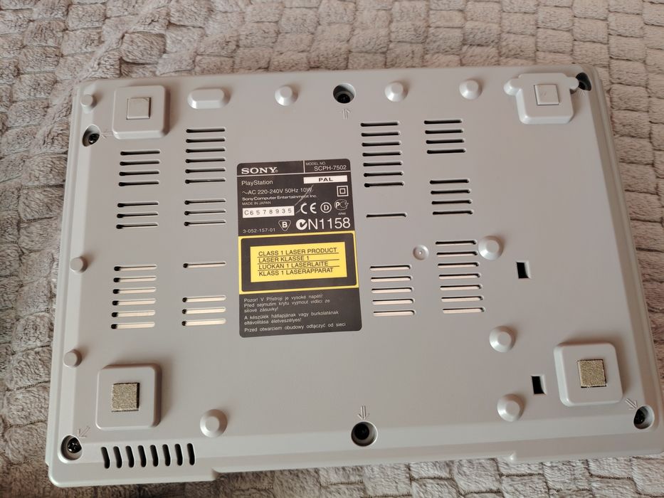 PlayStation 1 original + 2 controlere – Retro gaming autentic !!!