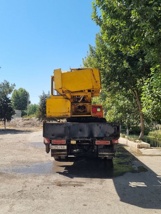 Автокран 25тонна