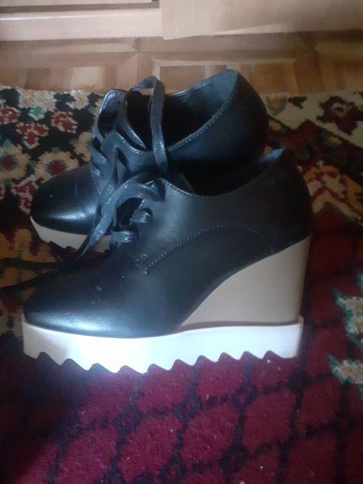 Продам ботинки весна осень 3000тыс.срочно