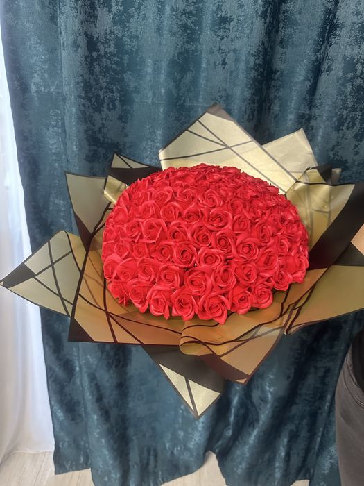 Buchet 101 trandafiri 250 lei