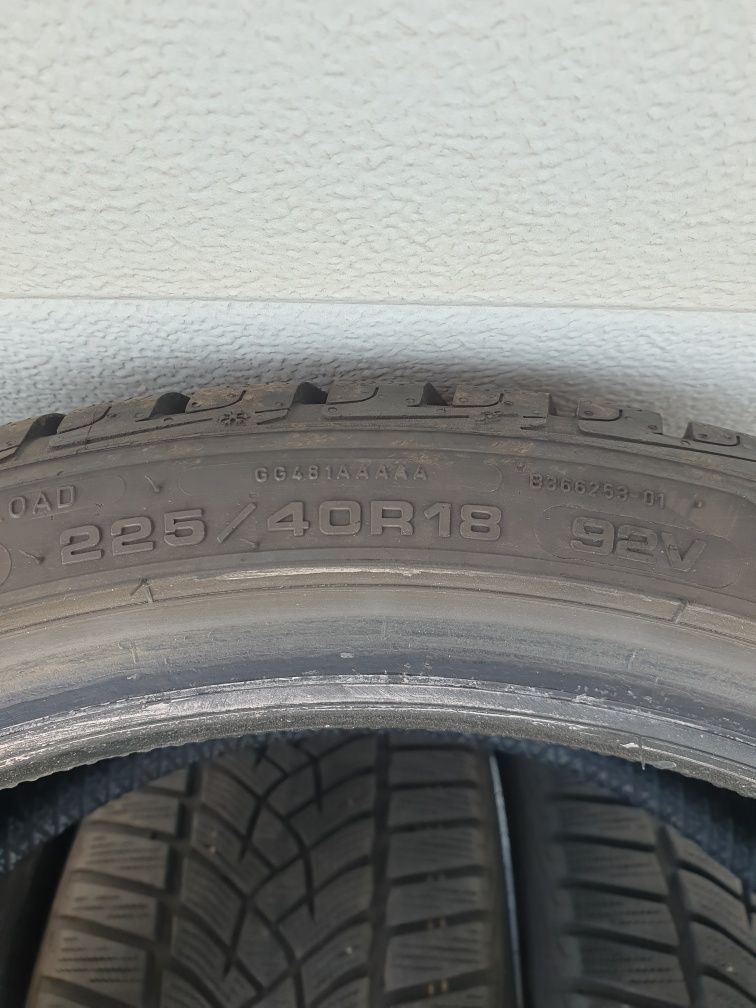 Зимни гуми 4 броя GOODYEAR UltraGrip 225 40 R18 дот2021