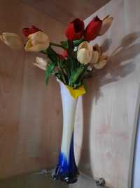Продаётся вазочка с тюльпанами