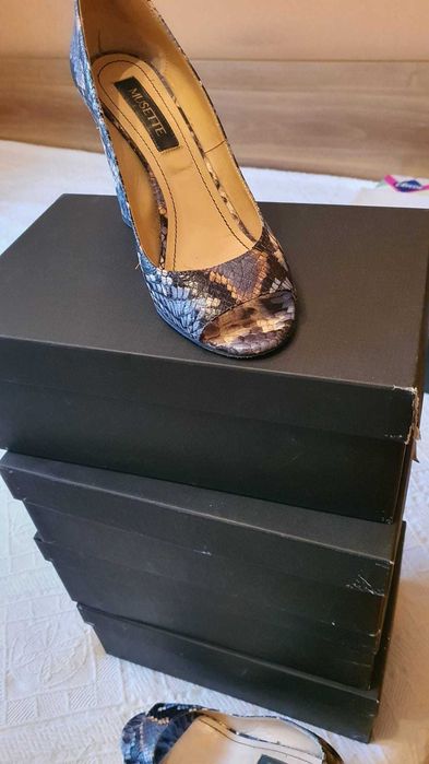 Pantofi de dama Musette motiv floral decupati