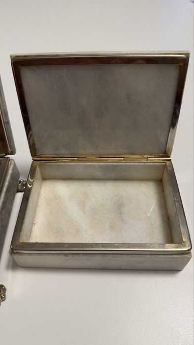 Мраморни кутии за бижута.