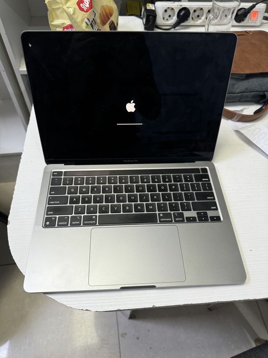 Макбук Про М2 512 гб оперативка 8