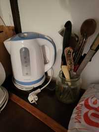 Посуда кана за топлене на вода ножове вилици