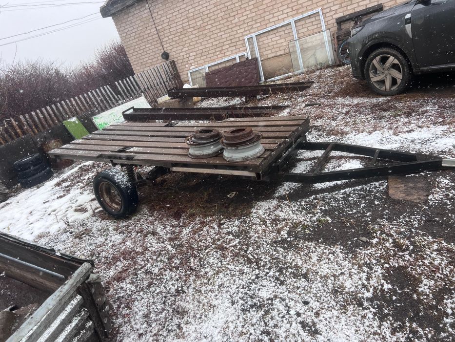 Продам прицеп .длина площадки 3*1,5