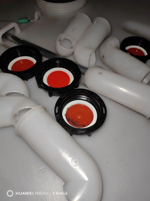 Капачки, преходници и всичко за бидон 1000 литра