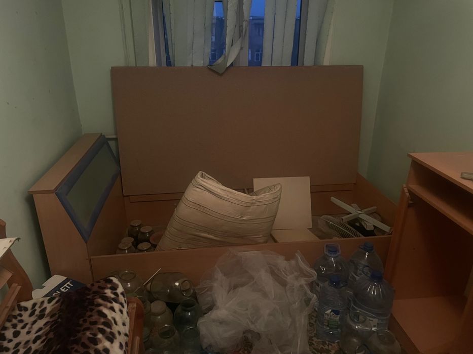 Шкаф-пенал, кровать