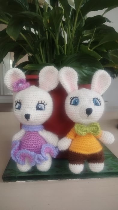 Ръчно плетени зайчета.