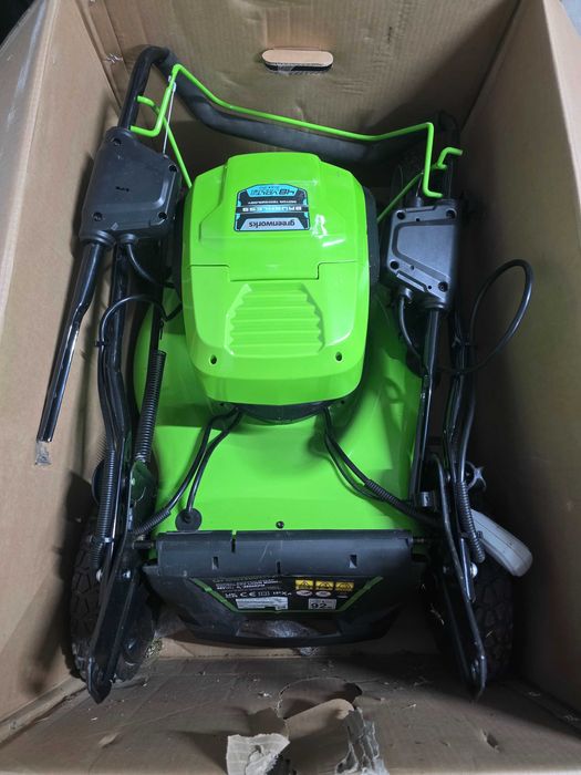 Masina de tuns iarba cu acumulator, GreenWorks