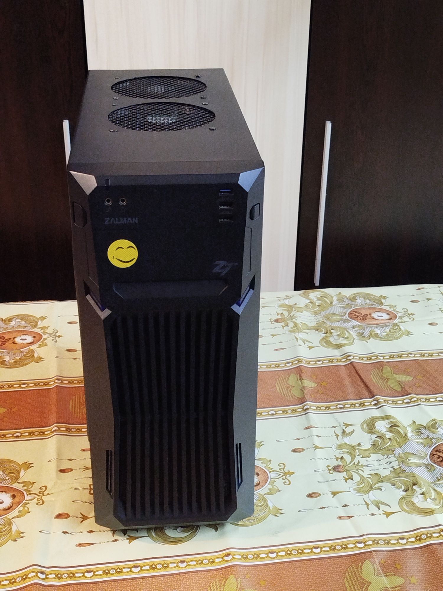 AM4 Ryzen 5 2600 / MSI B450 Gaming Plus / R9 280 / 8GB RAM / Zalman Z1