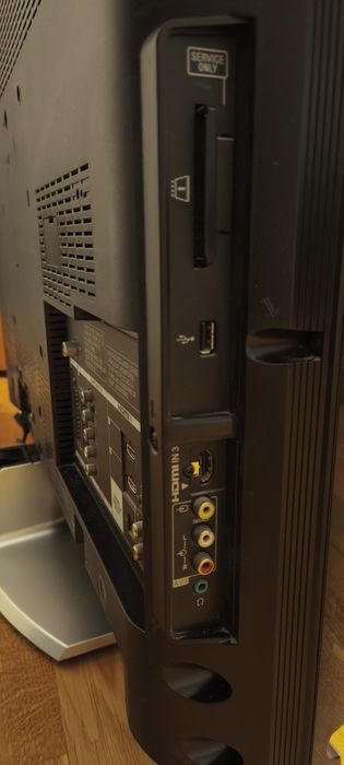 Продавам отличен LCD tv SONY KDL- 32V4500 с оригиналното дистанционно