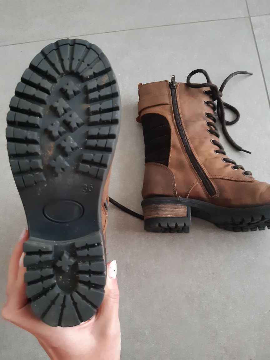 Ghete piele cu siret