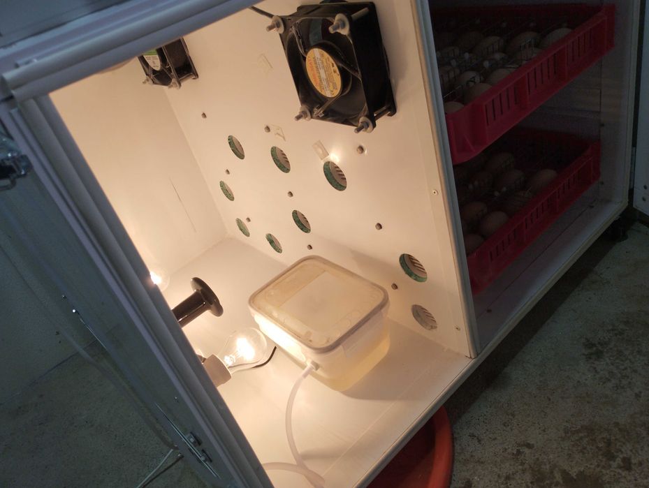 Incubator 180 utilizat