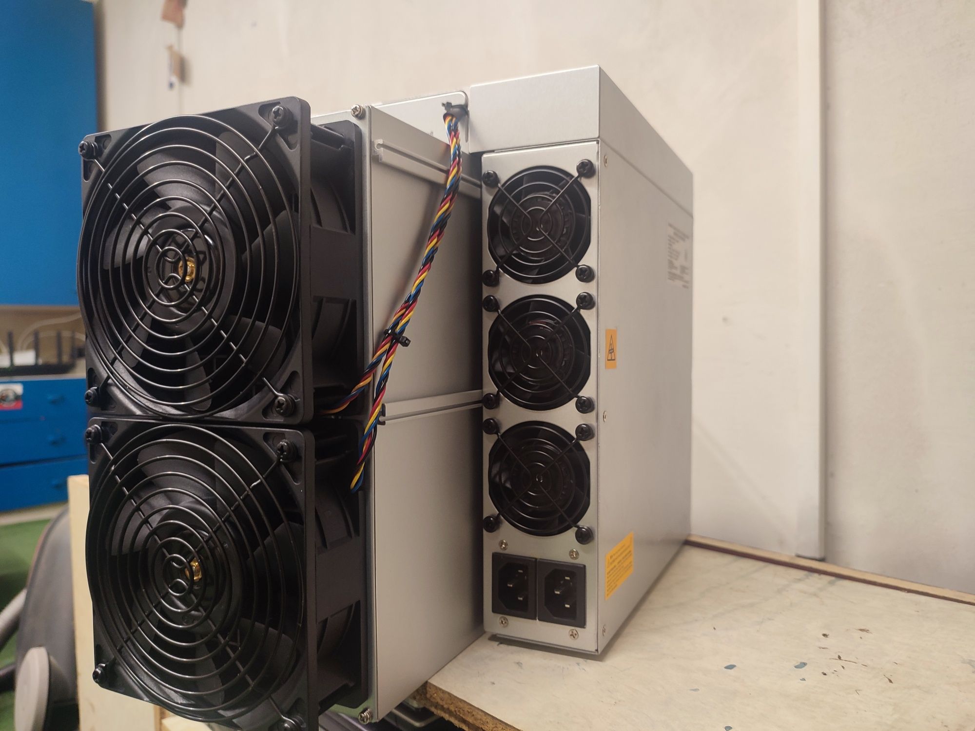ASIC Antminer S19