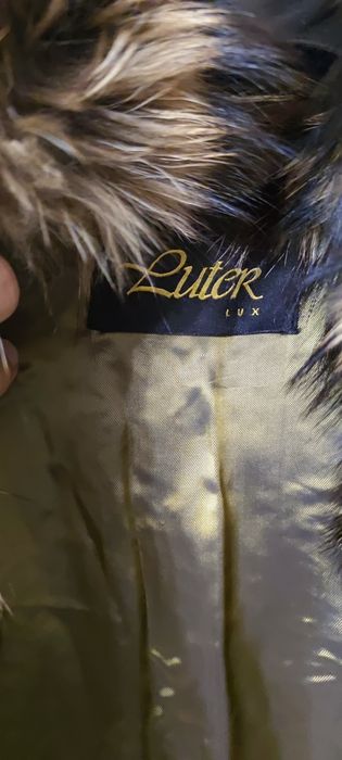 Палто от естествена кожа.