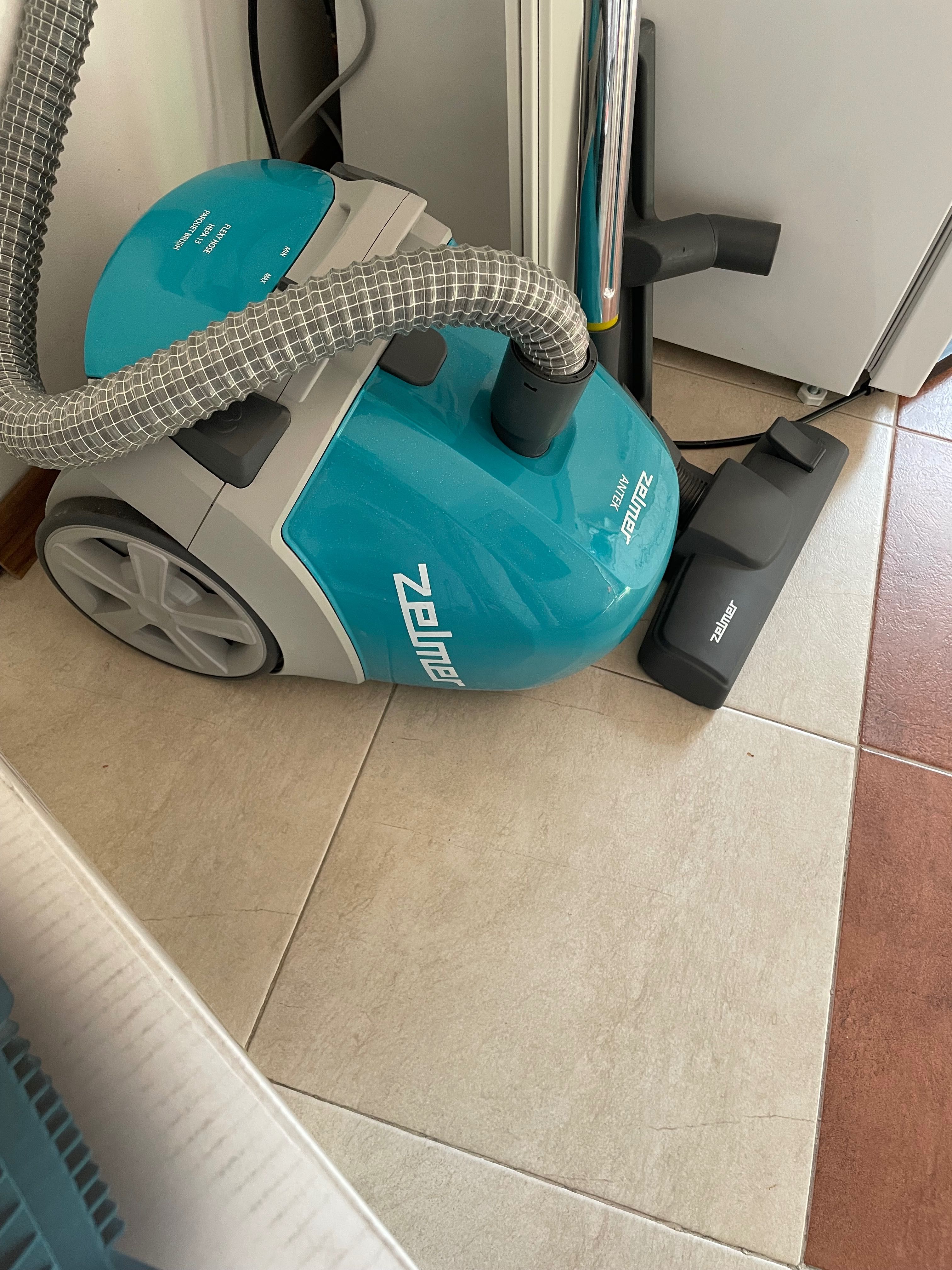 Прахосмукачка Zelmer Antek ZVC3502N