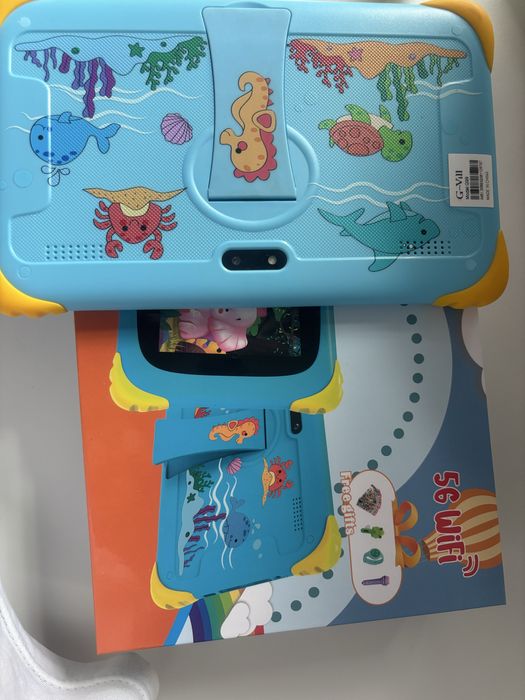 Продам детский планшет сим карта вставляется  новый