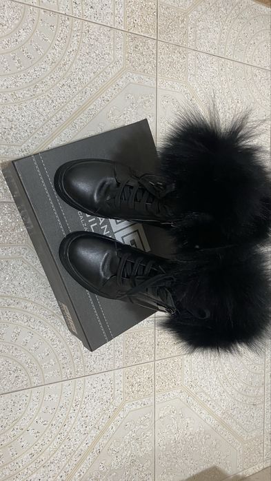 Дамски боти с платформа