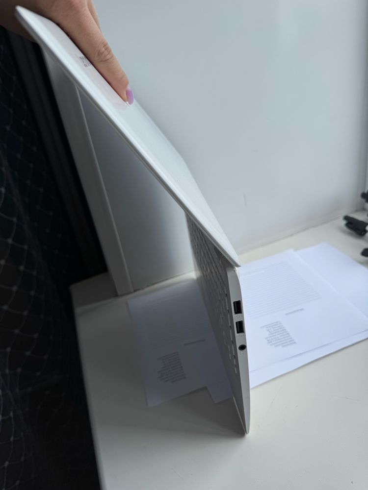Продам или обменяю мини ноутбук , почти не пользовались