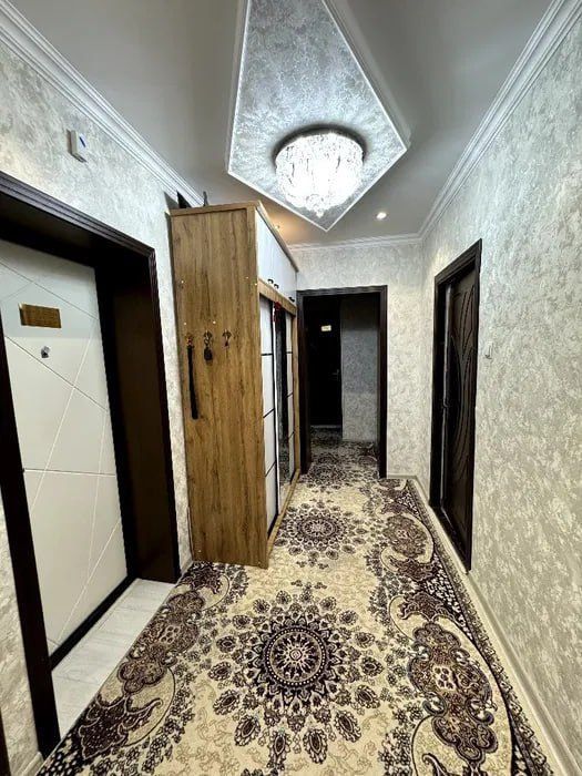2/8/9 (8-этаж). Сергели 8. Квартира 58 м². Метро "Yangihayot" - 700 м.