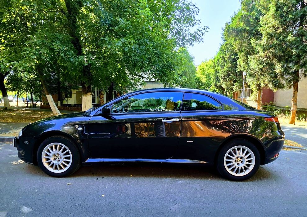 Alfa romeo GT 2.0 JTS, benzina an 2005