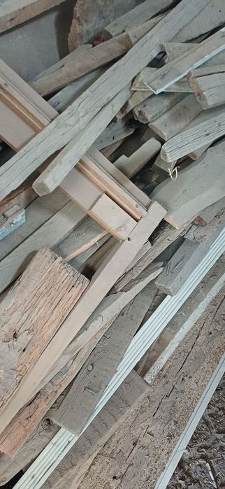 Taxta sotaman va tovuqlarning uyini