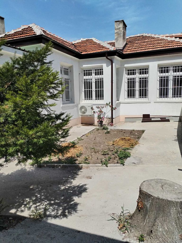 Дава се под наем Къща в Стара Загора, Операта - 130 кв.м за 612 € - Снимка #3